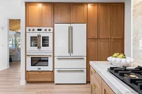 Kitchen - 4242 Avenida Gregory, Spring Valley, CA 91977 photo 4 of 4