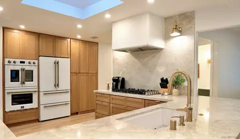 Kitchen - 4242 Avenida Gregory, Spring Valley, CA 91977 photo 2 of 4