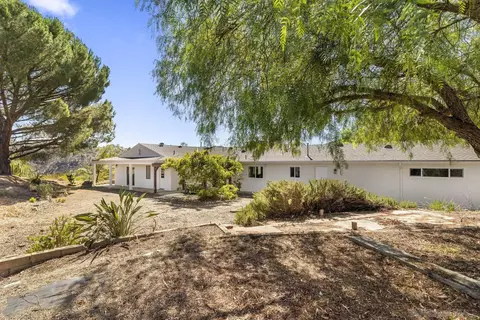 Exterior - 38795 Harris Trl, Fallbrook, CA 92028 photo 5 of 7