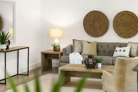 Living - 38795 Harris Trl, Fallbrook, CA 92028 photo 2 of 7