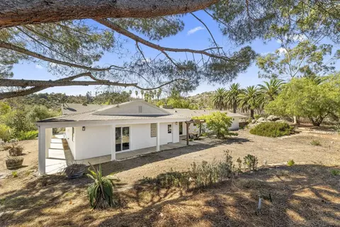 Exterior - 38795 Harris Trl, Fallbrook, CA 92028 photo 6 of 7