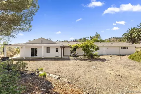 Exterior - 38795 Harris Trl, Fallbrook, CA 92028 photo 2 of 7