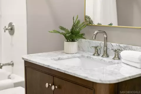 Bath - 38795 Harris Trl, Fallbrook, CA 92028 photo 12 of 16
