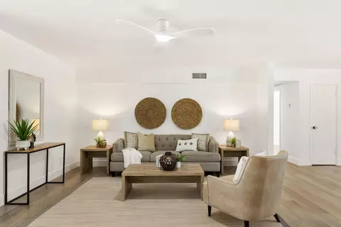 Living - 38795 Harris Trl, Fallbrook, CA 92028 photo 4 of 7