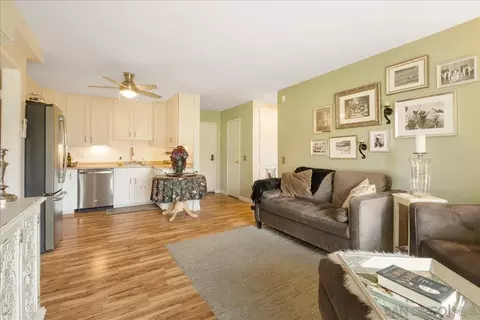 6350 Genesee Ave # 115, San Diego, CA 92122