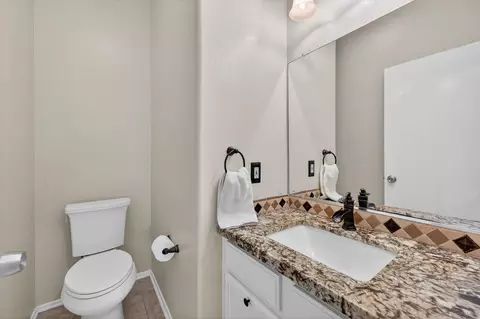 Bath - 43165 Sereno Dr, Temecula, CA 92592 photo 1 of 4