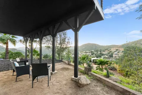 Exterior - 634 Silverbrook Dr, El Cajon, CA 92019 photo 6 of 24