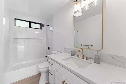 Bath - 634 Silverbrook Dr, El Cajon, CA 92019 photo 1 of 2