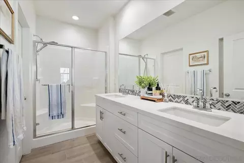 Bath - 328 Paddle Ct, Santee, CA 92071 photo 3 of 5