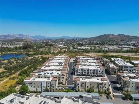 View/Area - 328 Paddle Ct, Santee, CA 92071 photo 4 of 5