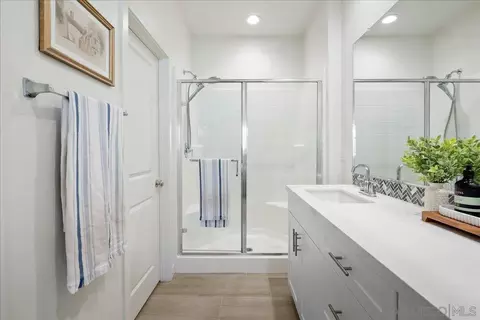 Bath - 328 Paddle Ct, Santee, CA 92071 photo 4 of 5