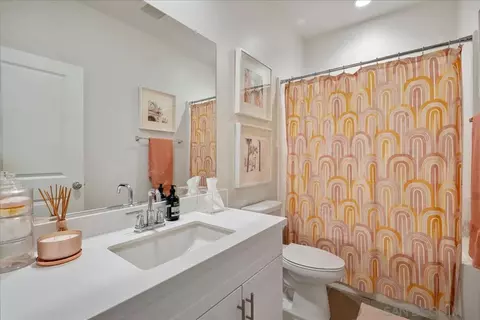 Bath - 328 Paddle Ct, Santee, CA 92071 photo 5 of 5