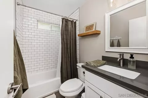 Bath - 8810 Wigwam Ct, Santee, CA 92071 photo 1 of 2