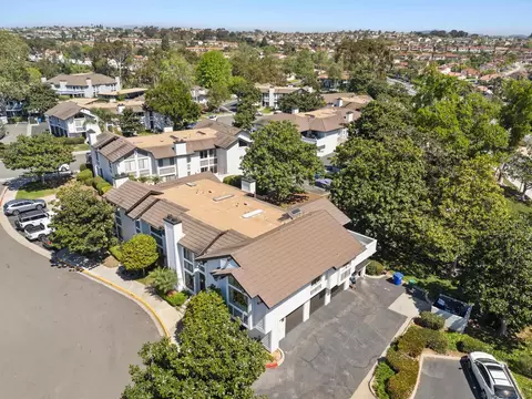 View/Area - 863 Violet Ct, Carlsbad, CA 92011 photo 2 of 11