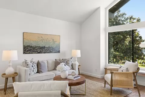 Living - 863 Violet Ct, Carlsbad, CA 92011 photo 2 of 2