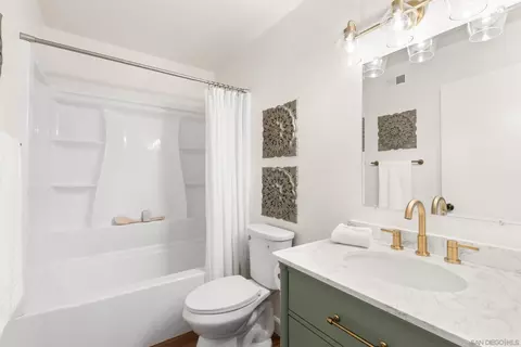 Bath - 863 Violet Ct, Carlsbad, CA 92011 photo 4 of 4