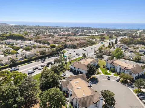 View/Area - 863 Violet Ct, Carlsbad, CA 92011 photo 4 of 11