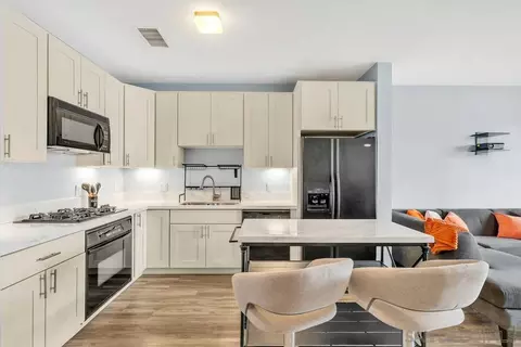 525 11th Ave #1208, San Diego, CA 92101