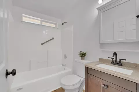 Bath - 24665 E Old Julian Hwy, Ramona, CA 92065 photo 4 of 4