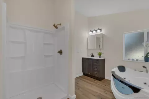 Bath - 24665 E Old Julian Hwy, Ramona, CA 92065 photo 2 of 4