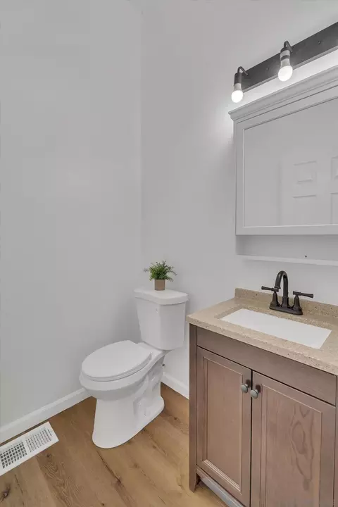 Bath - 24665 E Old Julian Hwy, Ramona, CA 92065 photo 3 of 4