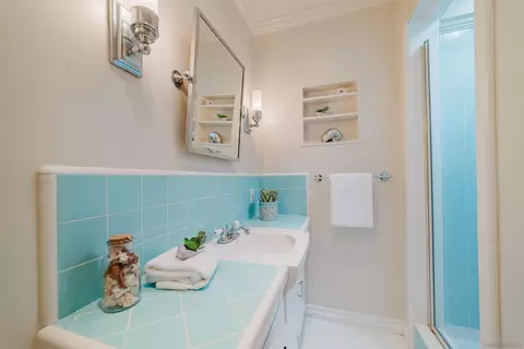 Bath - 1002 Morse, Oceanside, CA 92054 photo 3 of 5