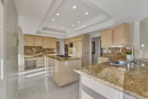 Kitchen - 2464 Canyon Creek Rd, Escondido, CA 92025 photo 2 of 5