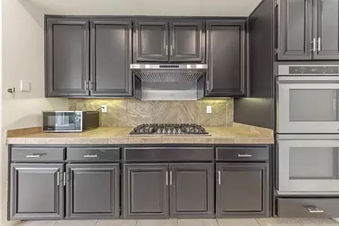 Kitchen - 32143 Paseo San Esteban, Temecula, CA 92592 photo 3 of 4