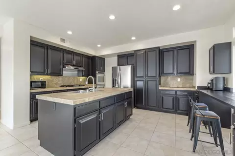 Kitchen - 32143 Paseo San Esteban, Temecula, CA 92592 photo 1 of 4