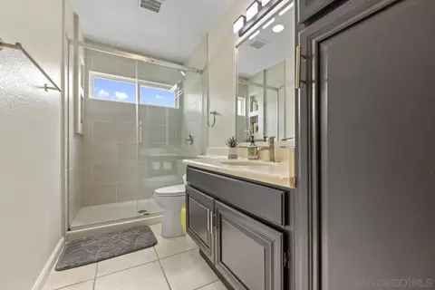 Bath - 32143 Paseo San Esteban, Temecula, CA 92592 photo 1 of 3