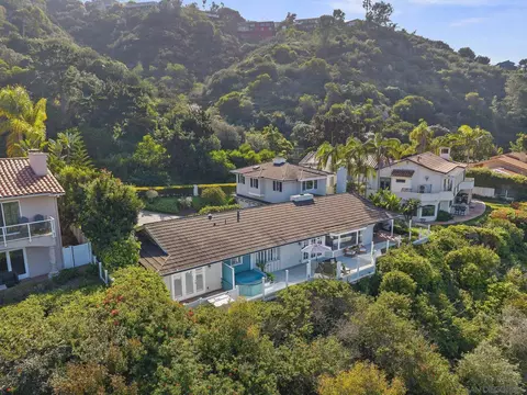 View/Area - 7753 Via Capri, La Jolla, CA 92037 photo 8 of 13