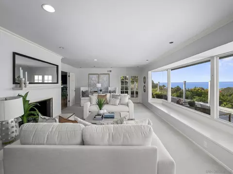 Living - 7753 Via Capri, La Jolla, CA 92037 photo 5 of 10