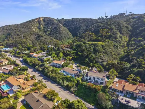 View/Area - 7753 Via Capri, La Jolla, CA 92037 photo 11 of 13