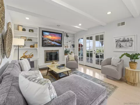 Living - 7753 Via Capri, La Jolla, CA 92037 photo 8 of 10