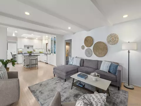 Living - 7753 Via Capri, La Jolla, CA 92037 photo 10 of 10