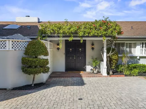 Exterior - 7753 Via Capri, La Jolla, CA 92037 photo 2 of 9