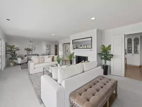 Living - 7753 Via Capri, La Jolla, CA 92037 photo 7 of 10