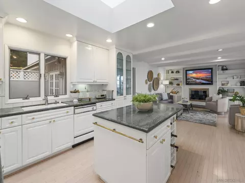 Kitchen - 7753 Via Capri, La Jolla, CA 92037 photo 1 of 5