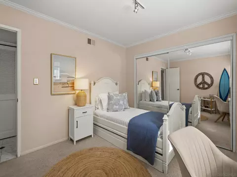 Bedroom - 7753 Via Capri, La Jolla, CA 92037 photo 5 of 9