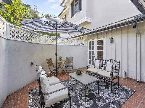 Exterior - 7753 Via Capri, La Jolla, CA 92037 photo 6 of 9