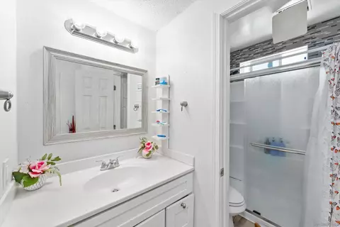 Bath - 489 E 55th St, Long Beach, CA 90805 photo 1 of 4