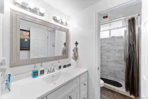 Bath - 489 E 55th St, Long Beach, CA 90805 photo 2 of 4
