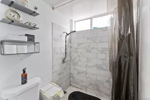 Bath - 489 E 55th St, Long Beach, CA 90805 photo 3 of 4