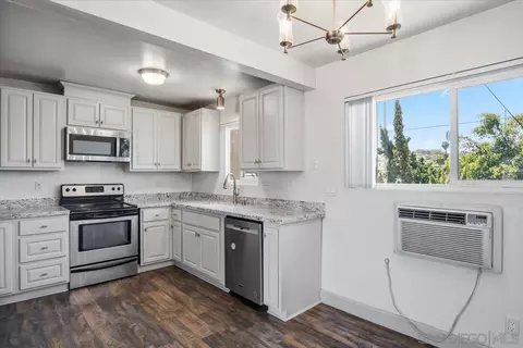 Kitchen - 4281 Lowell St #24, La Mesa, CA 91941 photo 4 of 5