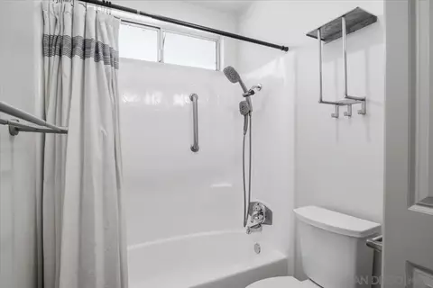 Bath - 4281 Lowell St #24, La Mesa, CA 91941 photo 6 of 8