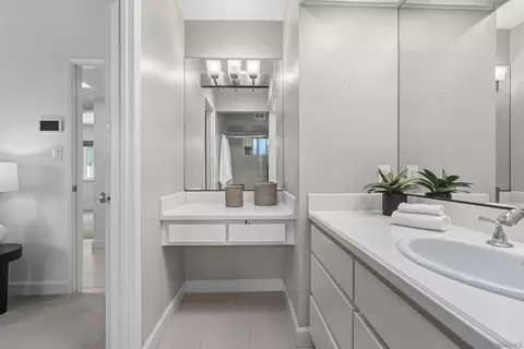 Bath - 445 Avenida Primavera, Del Mar, CA 92014 photo 1 of 3