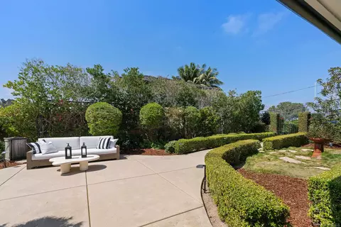Exterior - 445 Avenida Primavera, Del Mar, CA 92014 photo 6 of 11