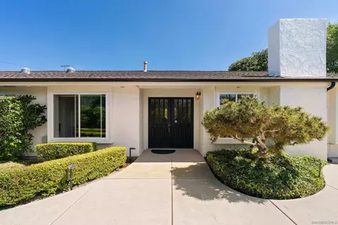 Exterior - 445 Avenida Primavera, Del Mar, CA 92014 photo 7 of 11