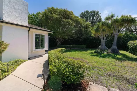 Exterior - 445 Avenida Primavera, Del Mar, CA 92014 photo 4 of 11