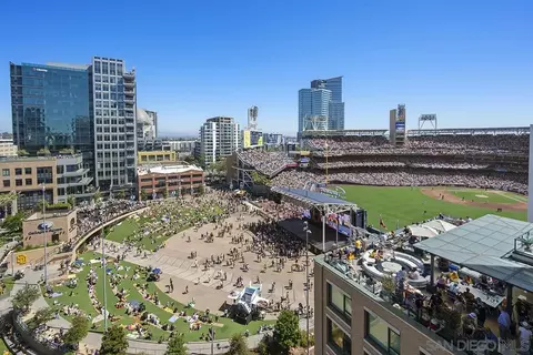 325 7th Ave #1002, San Diego, CA 92101